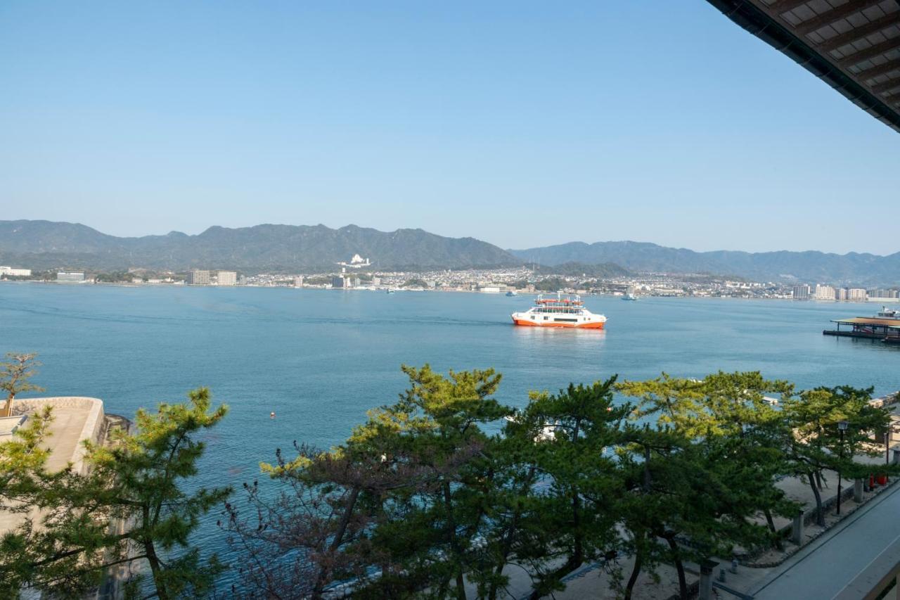 Hotel Miya Rikyu Hatsukaichi Exteriör bild